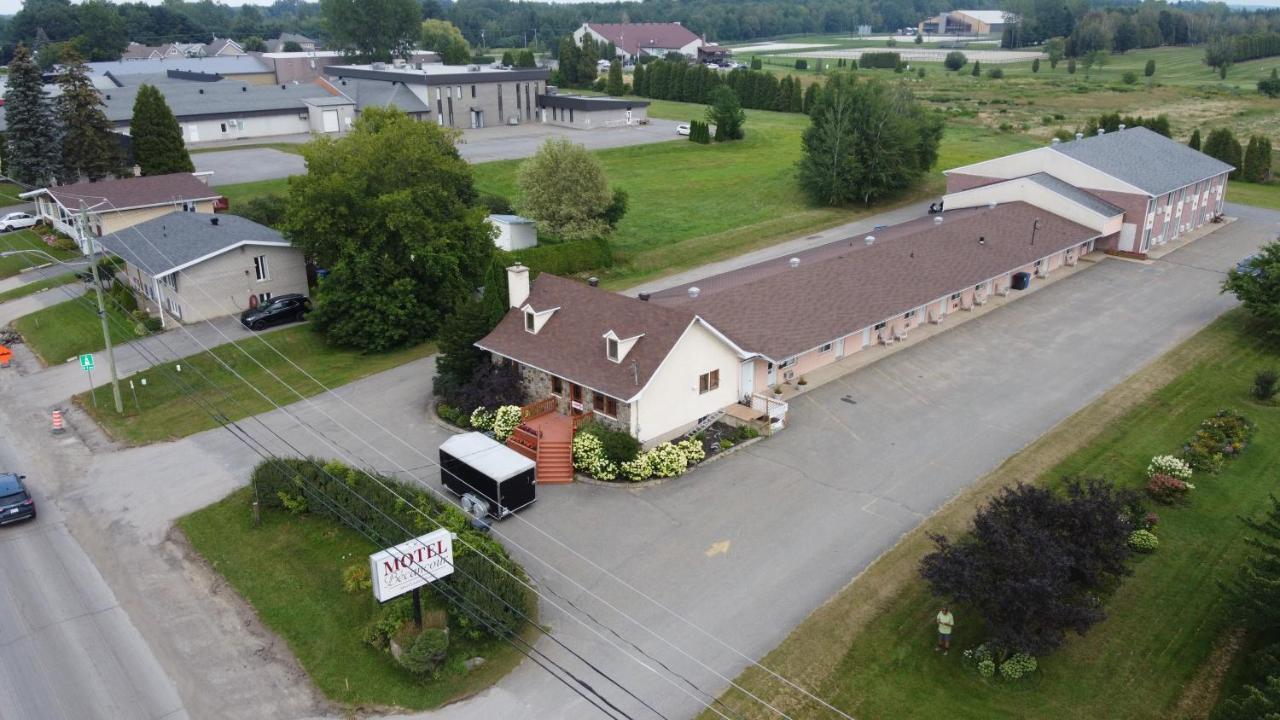 Motel Bécancour Kültér fotó